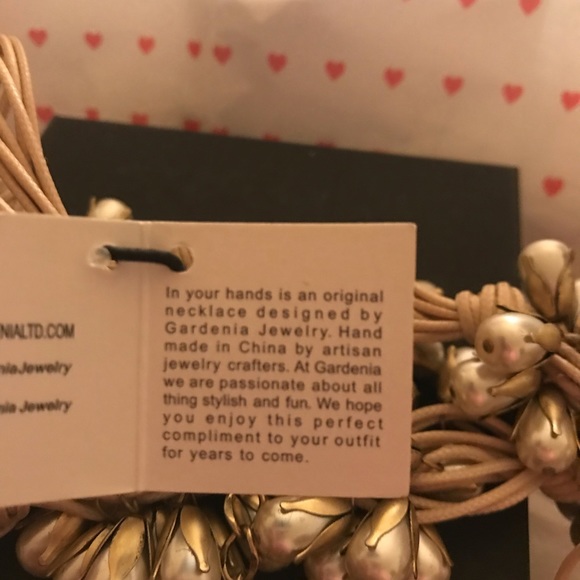 Sale!!😻New Gardenia Handmade Statement Necklace - Picture 6 of 7